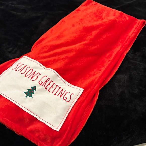 Brand new Deborah Connolly Christmas blanket - Picture 8 of 8